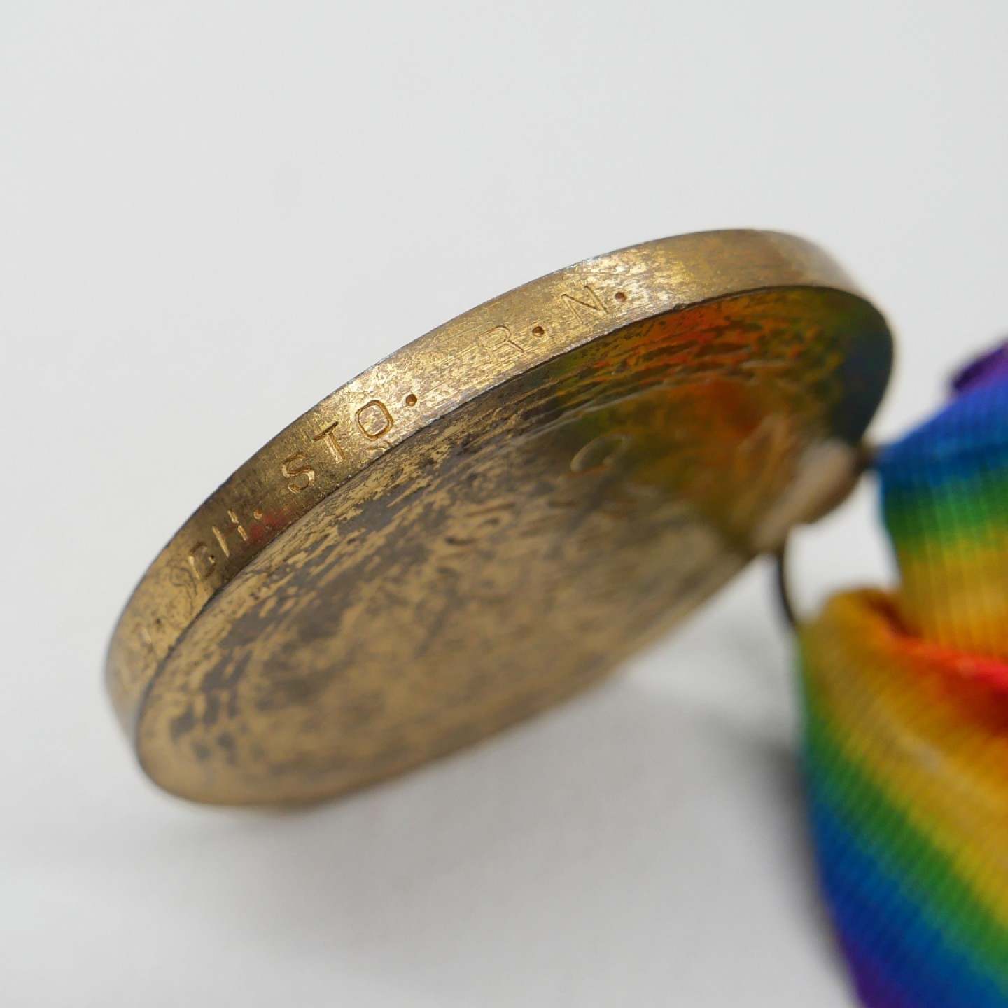 交易所2023-4-22群拍 英国一战胜利奖章，铜质，授予皇家海军霍华德，此人参与中国近代史重要转折