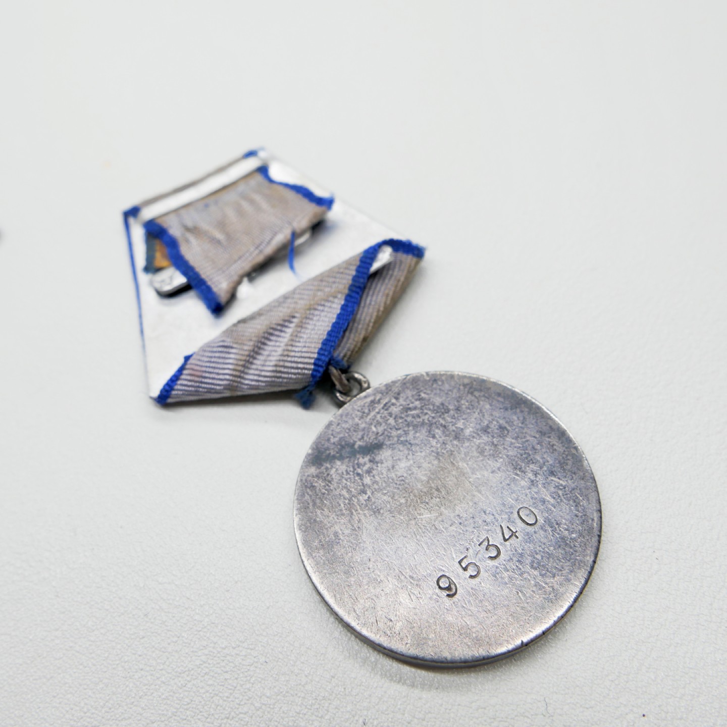 交易所2023-4-22群拍 开卡翻译！苏联双勇敢红星勋章套章，均为银质，小挂改大挂，9万极小号