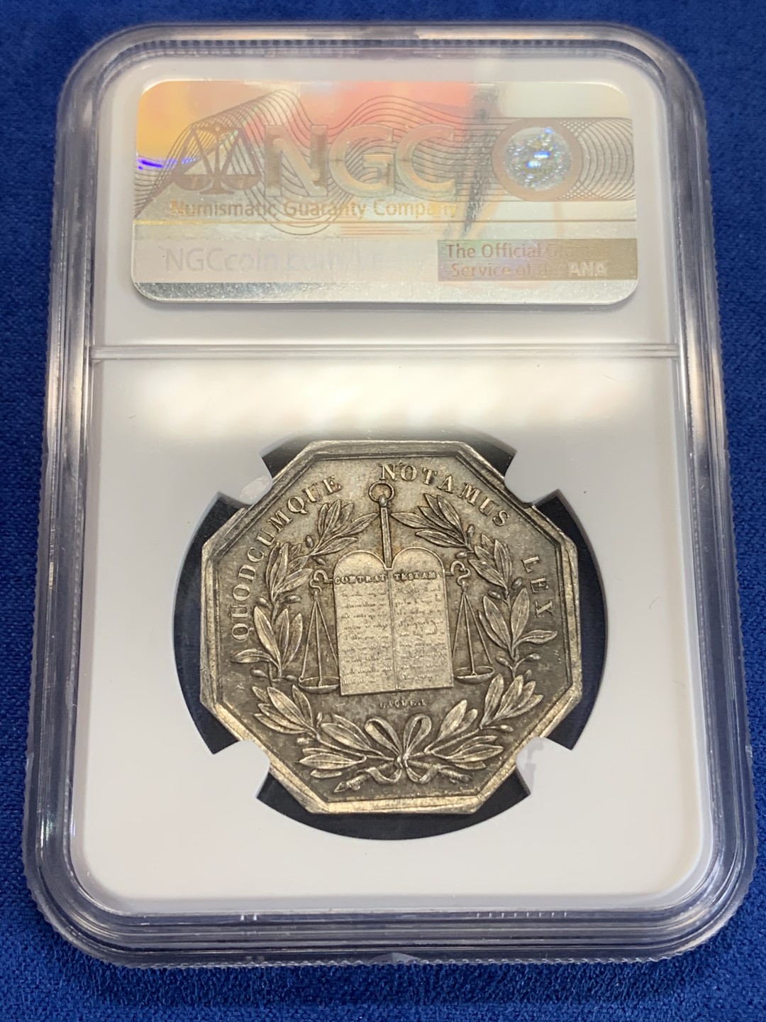 《竞宝斋》第157场-法国八角与章 专场！周日，周一，周四 3场 (全场包邮) NGC-MS64 法国八角银质代币 阿比维尔地区公证人，蜜蜂边铭，手上经脉栩栩如生，少见的光芒穿过云层版