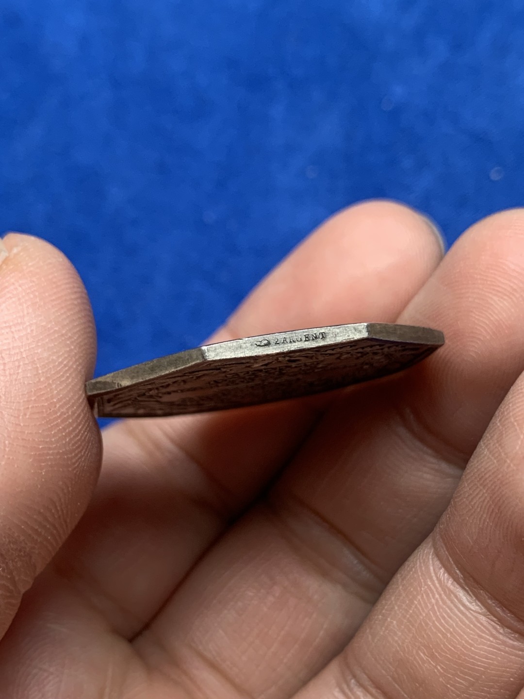 《竞宝斋》第157场-法国八角与章 专场！周日，周一，周四 3场 (全场包邮) 法国八角银质代币，诺曼底和鲁昂商会，鲁昂城市景观上空的飞天墨丘利，16.24g，34.1mm，丰饶角边铭，左侧是菱形银标