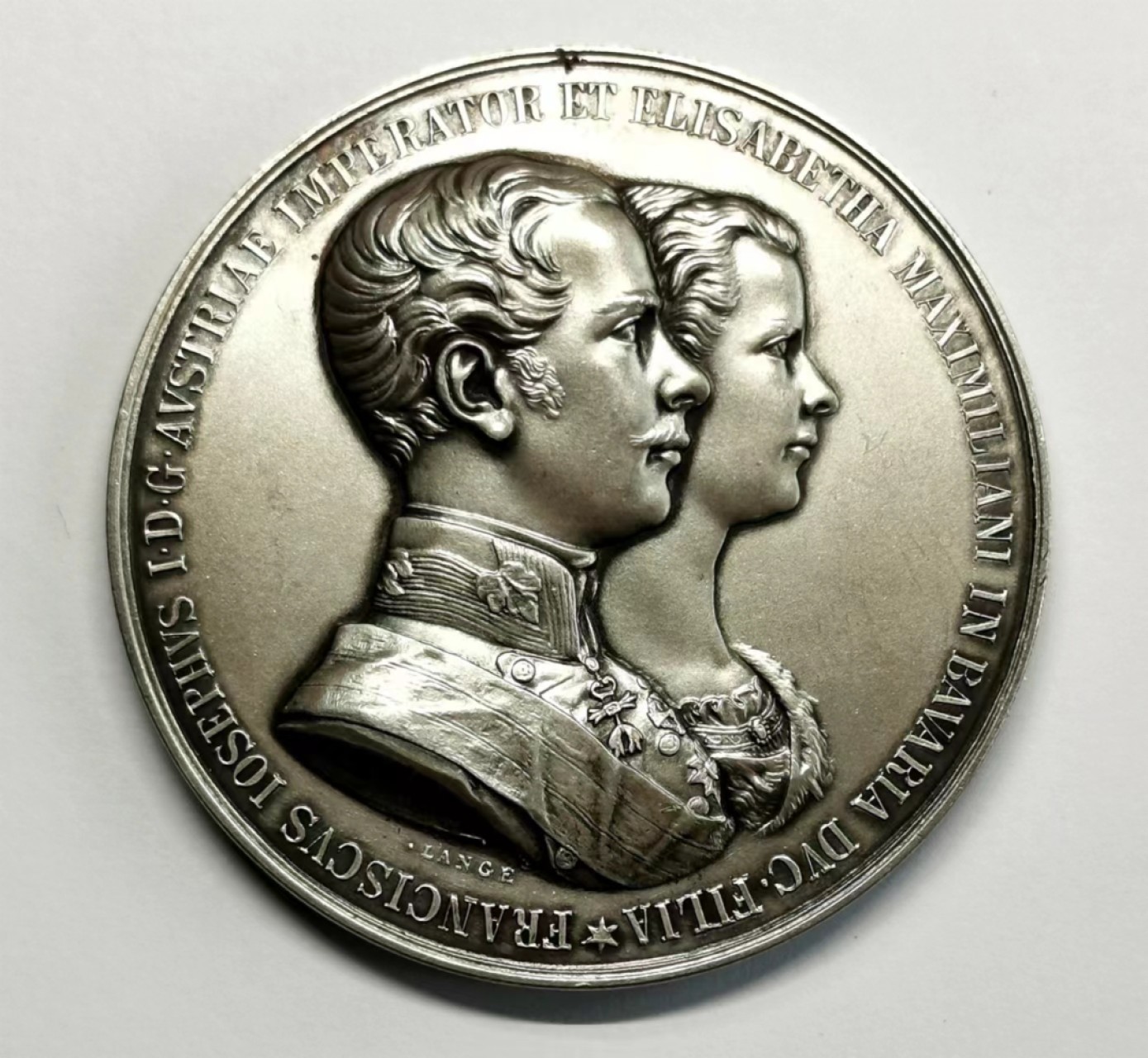 凡希社世界钱币微拍第二百三十六期 1854奥地利佛朗茨与茜茜公主结婚大典铜镀银章AU边有一划痕