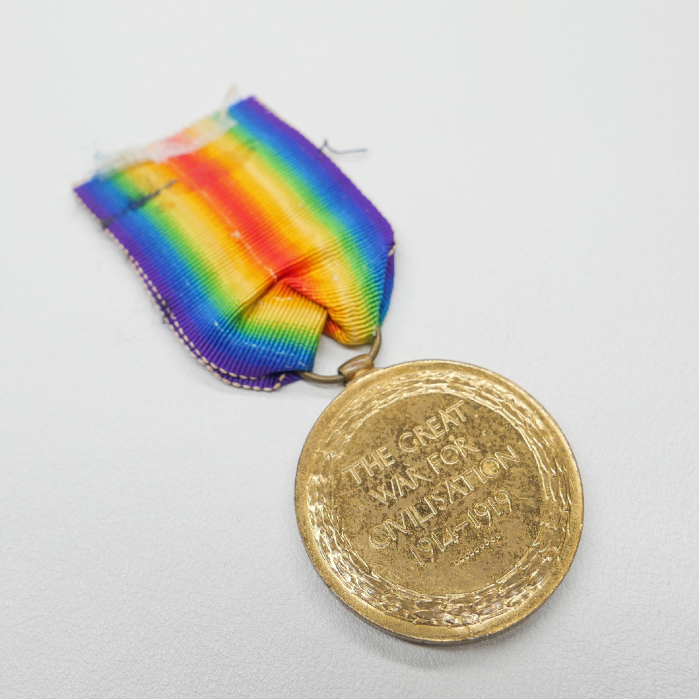 交易所2023-4-22群拍 英国一战胜利奖章，铜质，授予皇家海军霍华德，此人参与中国近代史重要转折