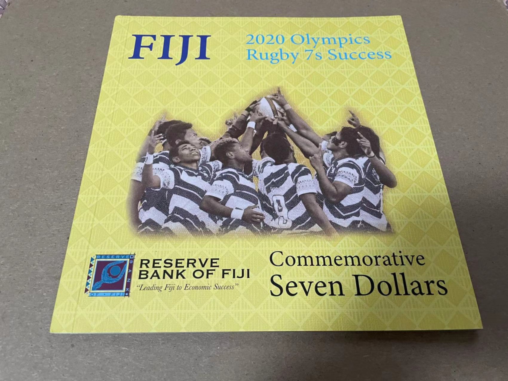 【Blue Auction】✨世界纸币精拍第316期——周日畅拍场 【ZZZ冠 连体钞 原装带册】斐济 2020年7元纪念钞 全新UNC