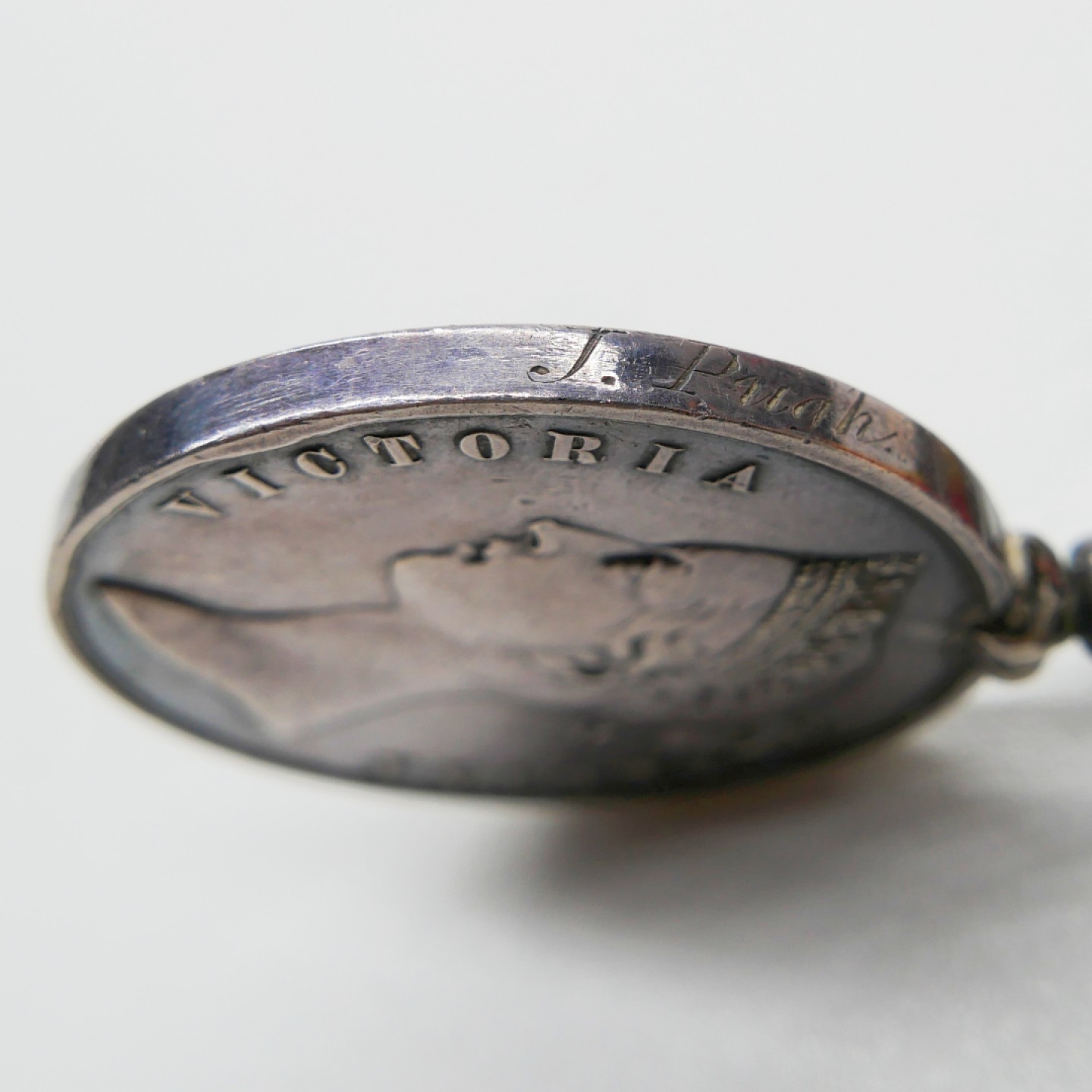 交易所2023-4-22群拍  英国清朝第二次鸦片战争奖章，银质，“北京”条