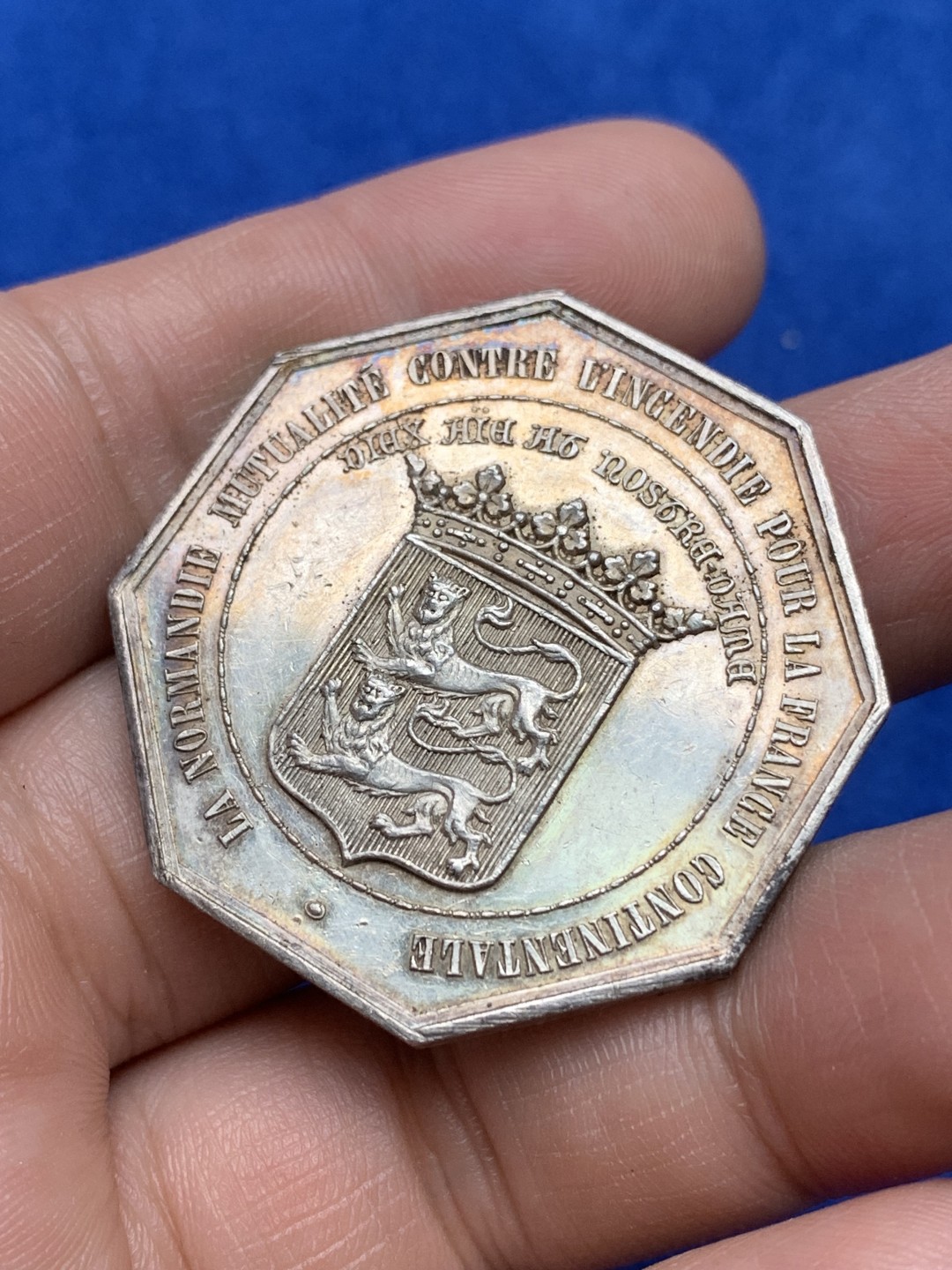 《竞宝斋》第157场-法国八角与章 专场！周日，周一，周四 3场 (全场包邮) 法国八角银质代币，诺曼底保险，24.97g，38.3mm，蜜蜂边铭，大块头