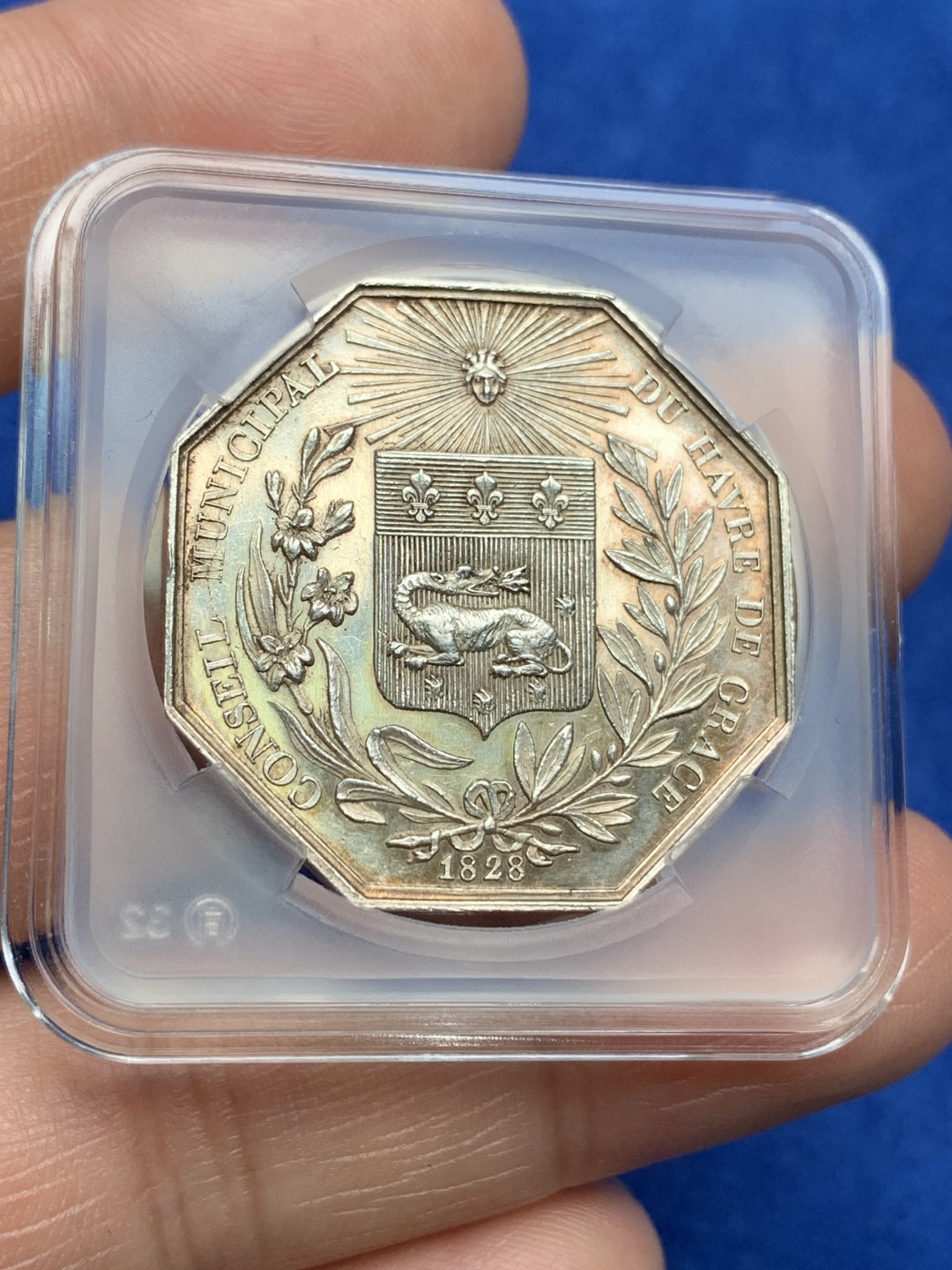 《竞宝斋》第157场-法国八角与章 专场！周日，周一，周四 3场 (全场包邮) 法国八角银质代币，1828年诺曼底地区勒阿弗尔市政委员会，正面查理十世，背面火龙纹章，14.76g，31.8mm，早期无边铭