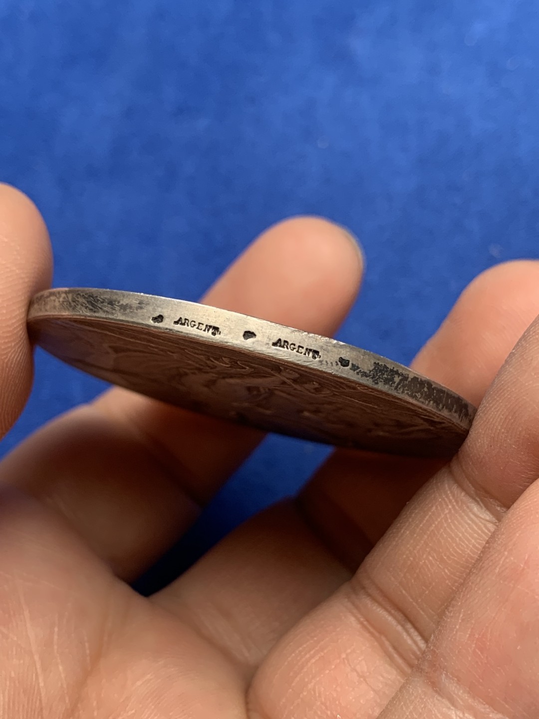 《竞宝斋》第157场-法国八角与章 专场！周日，周一，周四 3场 (全场包邮) 法国银章，法国游艇俱乐部，天使把桂冠赠予第一的男人，61.38g，50.3mm，野猪头银标