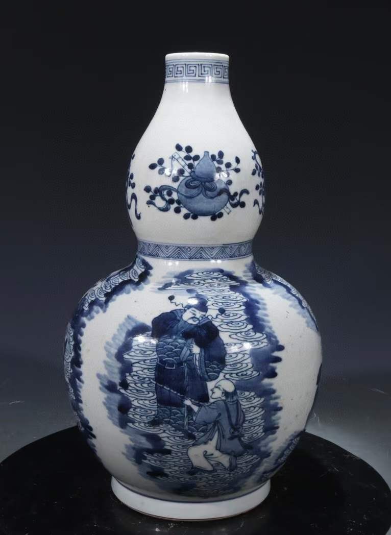 旧藏 识款【康熙年制】青花八仙托八宝纹葫芦瓶