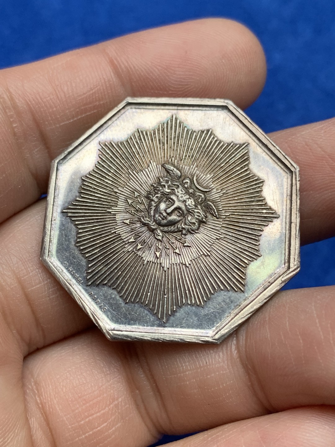 《竞宝斋》第157场-法国八角与章 专场！周日，周一，周四 3场 (全场包邮) 法国八角银质代币，太阳保险公司，正面太阳神阿波罗，18.59g，36.3mm，丰饶角边铭