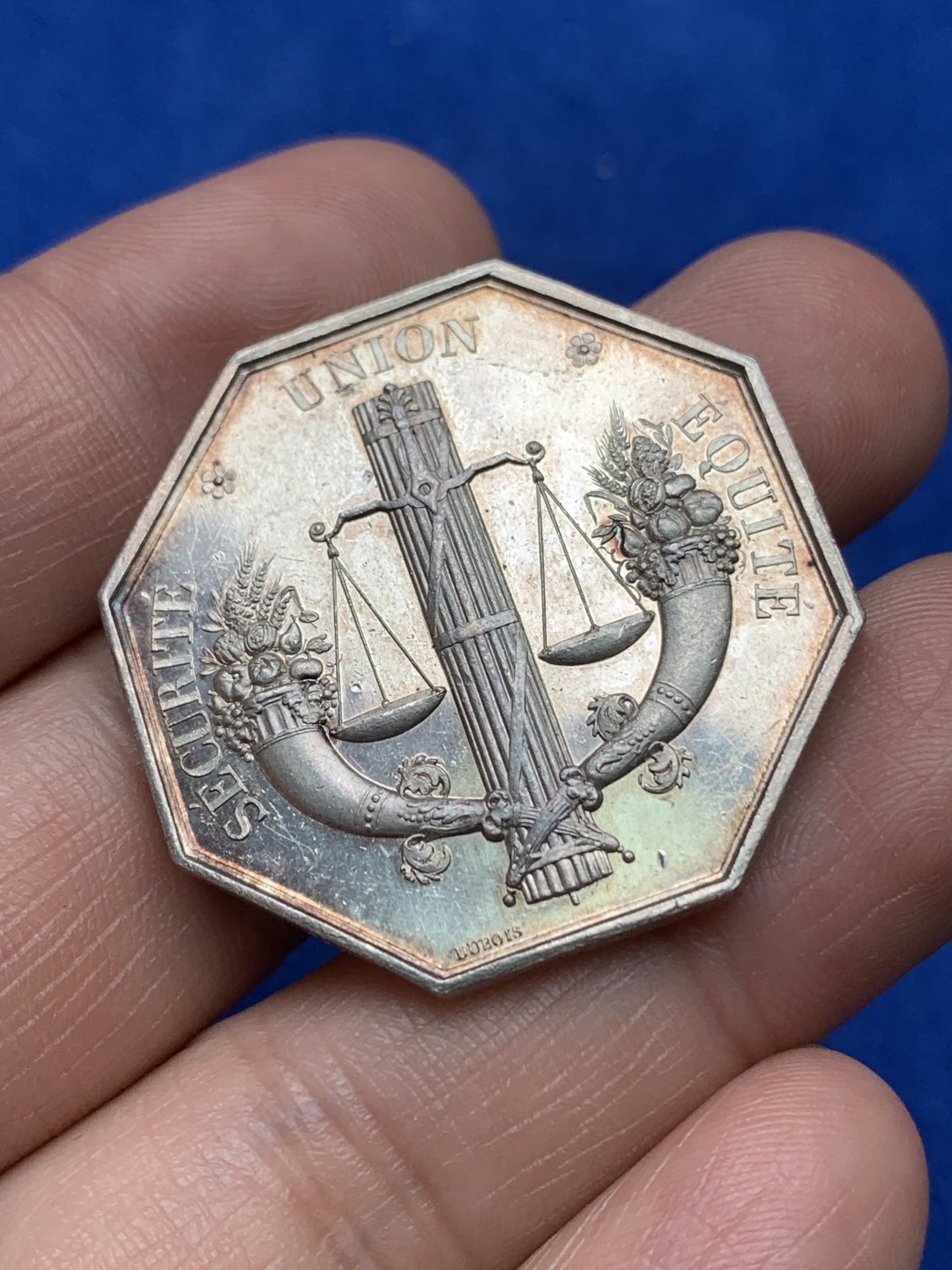 《竞宝斋》第157场-法国八角与章 专场！周日，周一，周四 3场 (全场包邮) 法国八角银质代币，兄弟会保险，19.27g，34.7mm，船首边铭