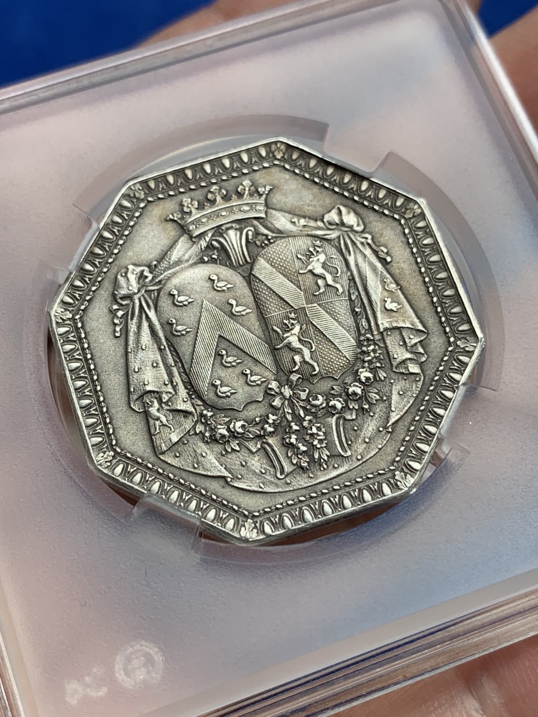 《竞宝斋》第157场-法国八角与章 专场！周日，周一，周四 3场 (全场包邮) 法国八角银质代币，婚章三个小天使，16.21g，33.8mm，丰饶角边铭