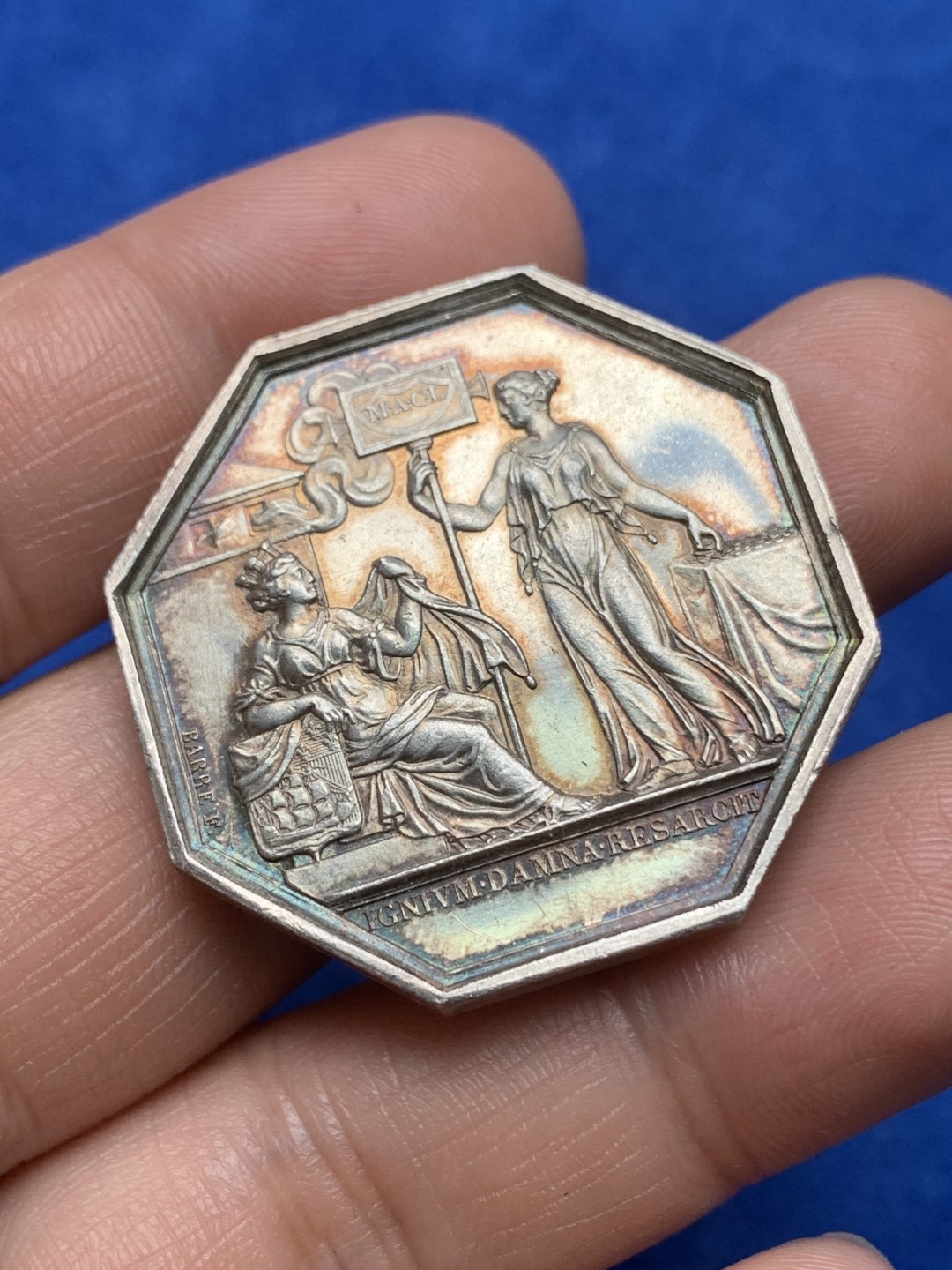 《竞宝斋》第157场-法国八角与章 专场！周日，周一，周四 3场 (全场包邮) 法国八角银质代币，巴黎火灾保险公司，23.22g，36mm，手指边铭，五彩包浆