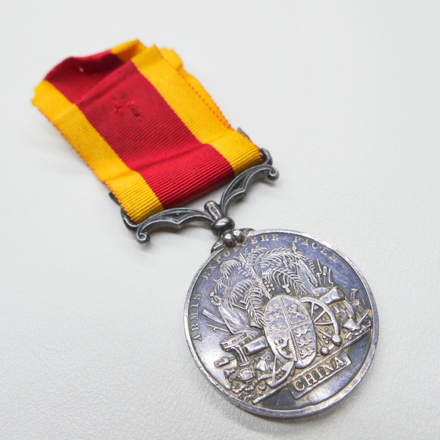 交易所2023-4-22群拍  英国清朝第二次鸦片战争奖章，银质，“北京”条