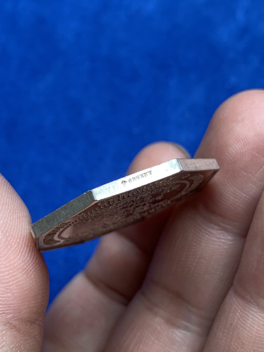 《竞宝斋》第157场-法国八角与章 专场！周日，周一，周四 3场 (全场包邮) 法国八角银质代币，火灾保险公司，19.07g，35mm，蜜蜂边铭，金色包浆，底板漂亮