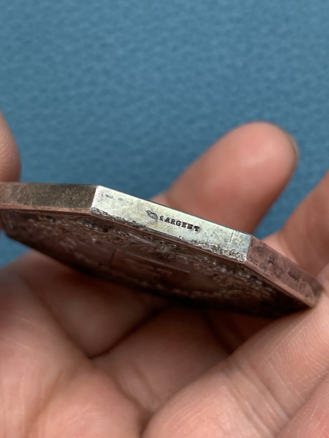 《竞宝斋》第157场-法国八角与章 专场！周日，周一，周四 3场 (全场包邮) 法国八角银质代币，1835年最高法院，左手持天平，右手指法律的忒弥斯，66.91g，46.5mm，丰饶角边铭，泰坦八角，老包浆 （大力神仅作参考）