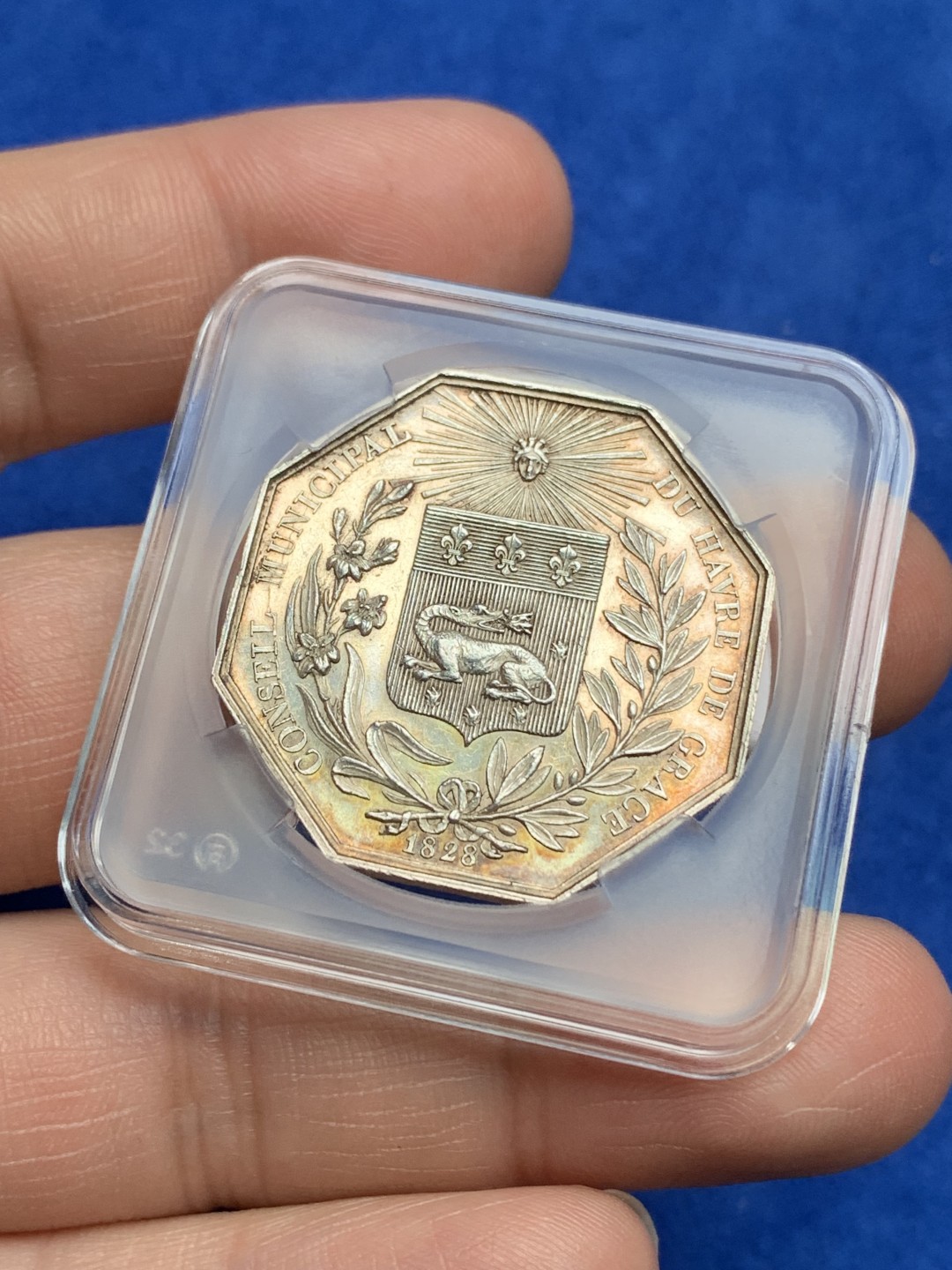 《竞宝斋》第157场-法国八角与章 专场！周日，周一，周四 3场 (全场包邮) 法国八角银质代币，1828年诺曼底地区勒阿弗尔市政委员会，正面查理十世，背面火龙纹章，14.76g，31.8mm，早期无边铭