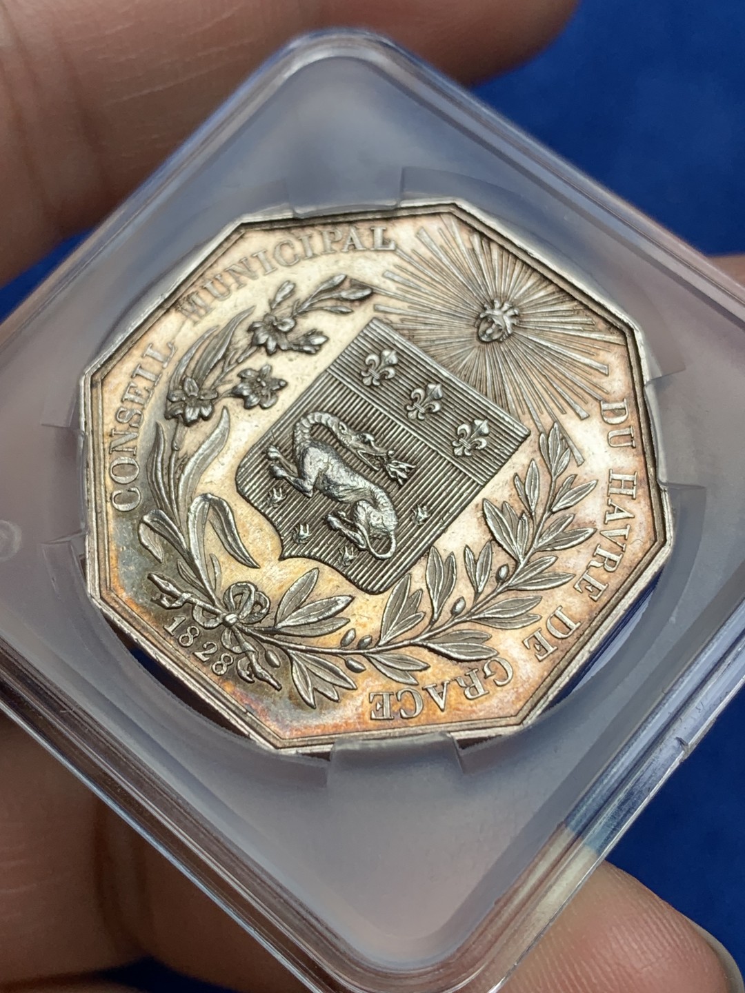 《竞宝斋》第157场-法国八角与章 专场！周日，周一，周四 3场 (全场包邮) 法国八角银质代币，1828年诺曼底地区勒阿弗尔市政委员会，正面查理十世，背面火龙纹章，14.76g，31.8mm，早期无边铭