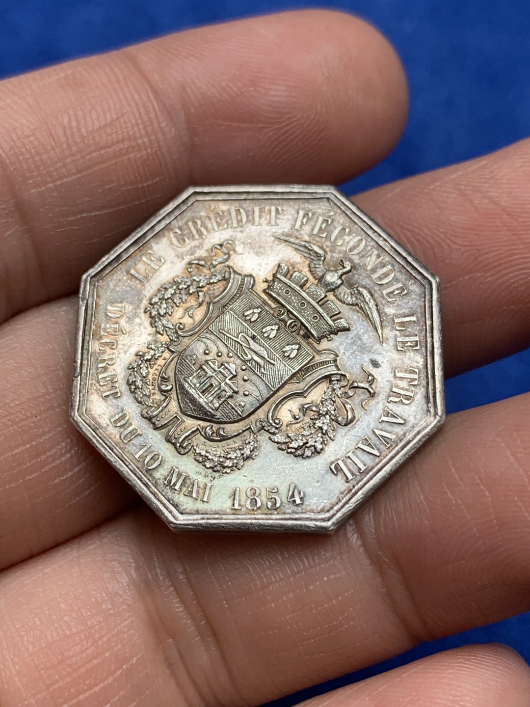 《竞宝斋》第157场-法国八角与章 专场！周日，周一，周四 3场 (全场包邮) 法国八角银质代币，里尔贴现银行，13.66g，29.6mm，手指边铭