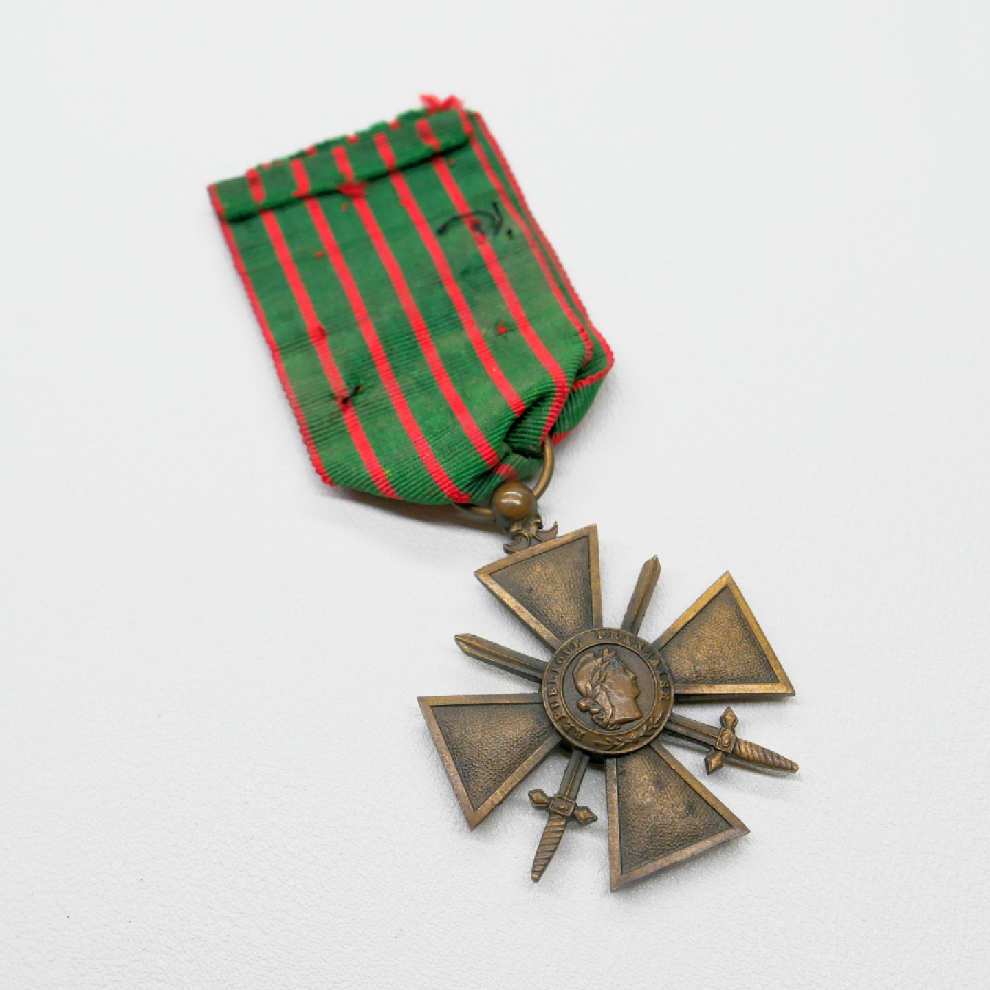 交易所2023-4-22群拍 法国一战战争十字奖章，1915版本