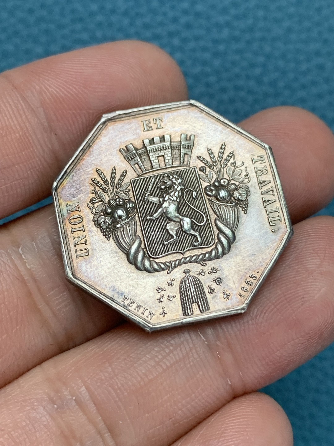 《竞宝斋》第157场-法国八角与章 专场！周日，周一，周四 3场 (全场包邮) 法国八角银质代币，里昂法律和法律劳工委员会，13.72g，29.8mm，丰饶角边铭