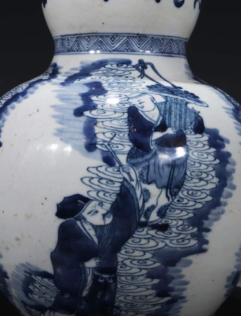 旧藏 识款【康熙年制】青花八仙托八宝纹葫芦瓶