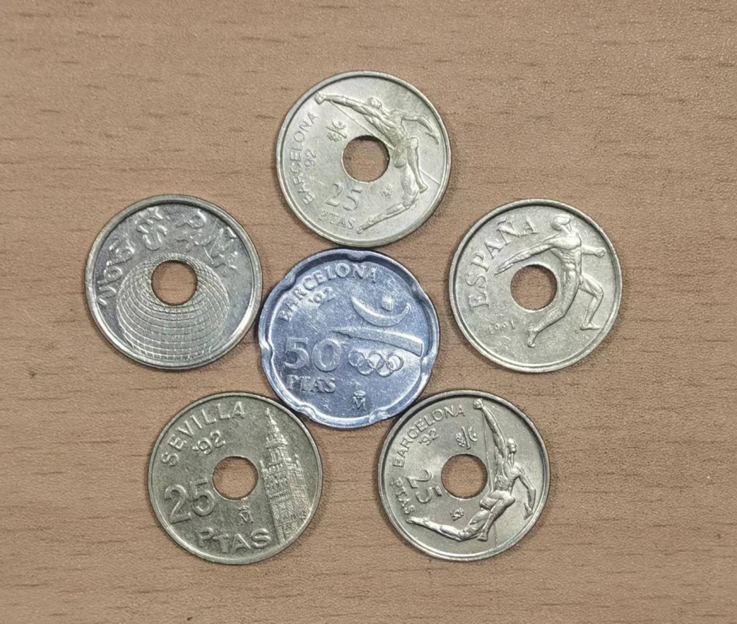 北京马甸外国币专卖微拍第九十六期，外国非贵金属纪念币，流通币专场，陆续上新，欢迎关注 1992年西班牙巴塞罗那奥运会纪念币