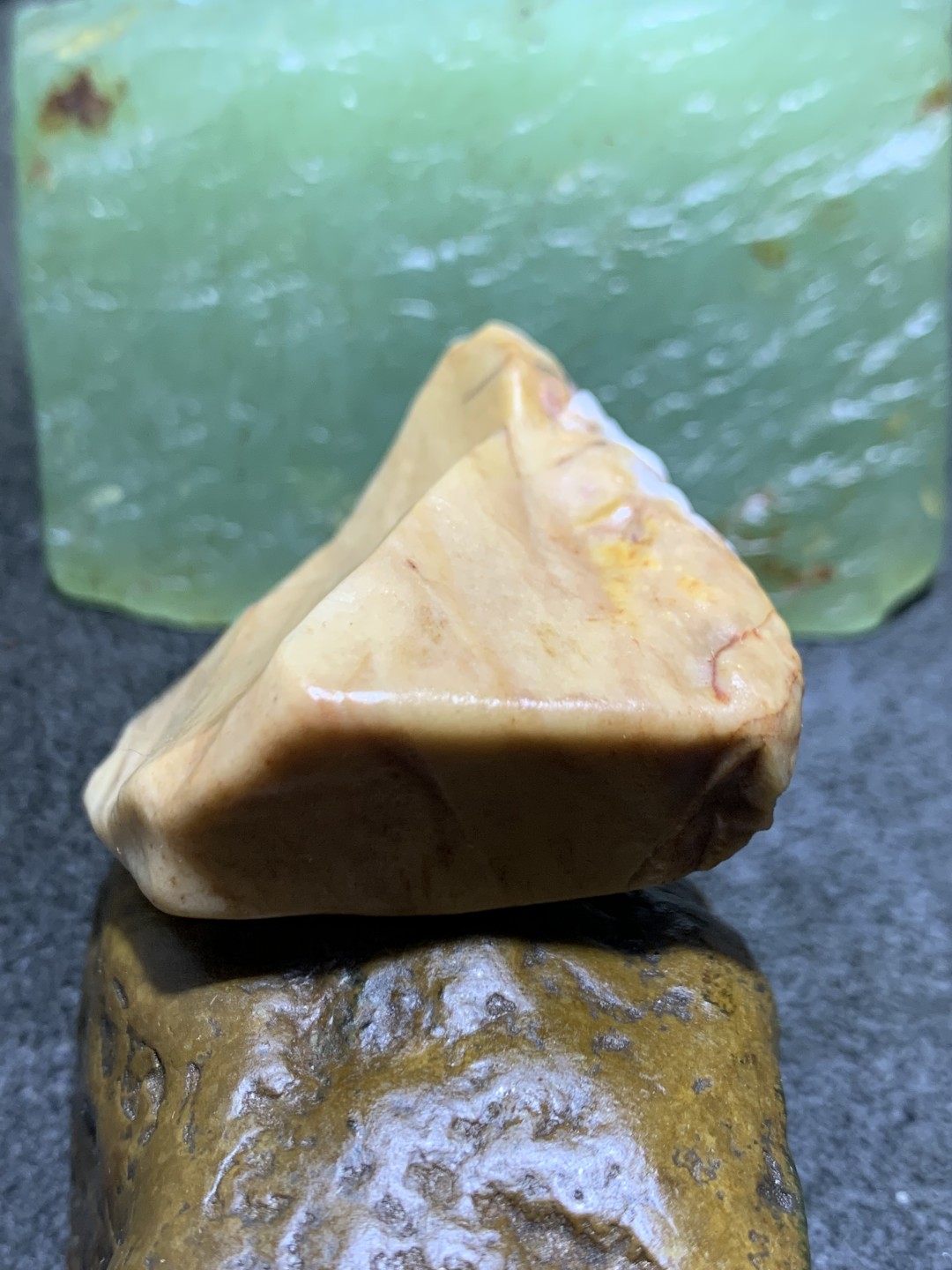 精美戈壁彩玉手工雕刻天地人把件（吊坠)一个！