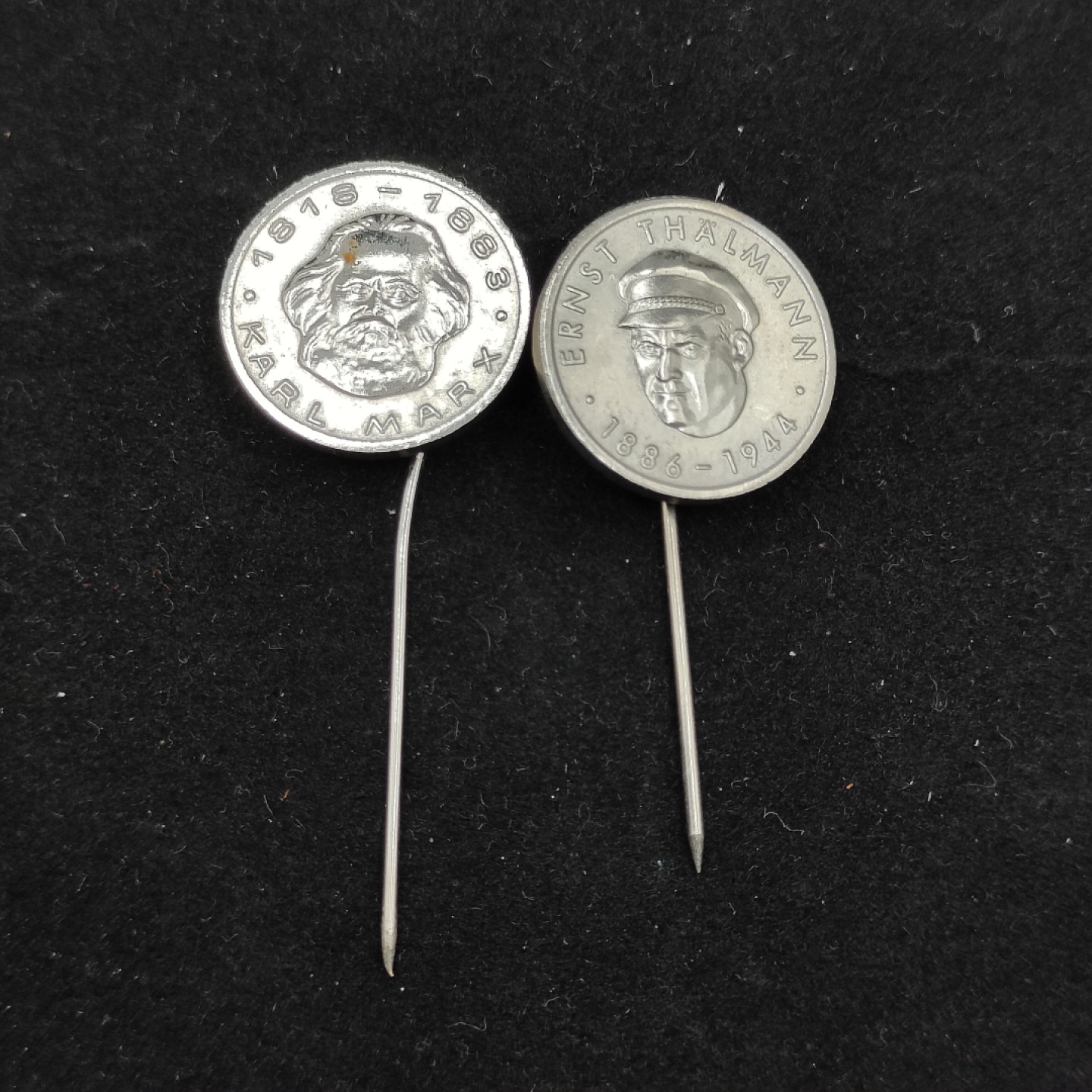 全场0元起拍 第50期 咸鱼国勋章拍卖专场 4月26日（周三）下午6：00开始 东德卡尔马克思与恩斯特台尔曼纪念章两个