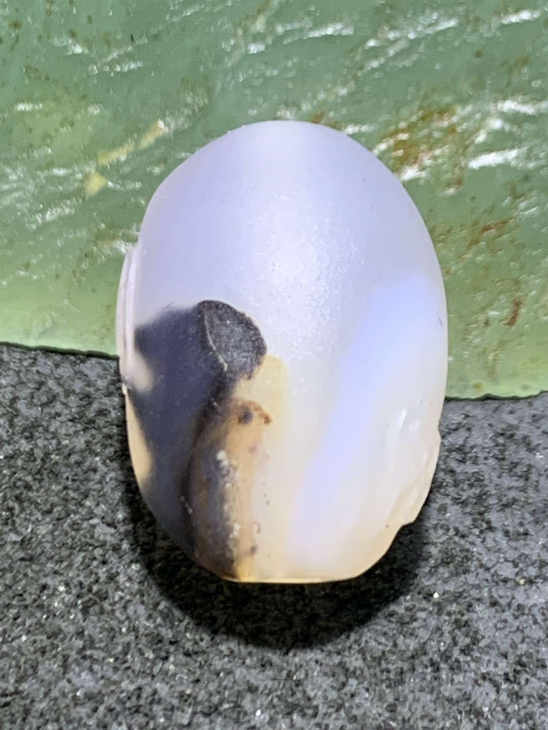 精美亚光高玉化海洋玉髓手工俏色巧雕阴阳随形桶珠一个