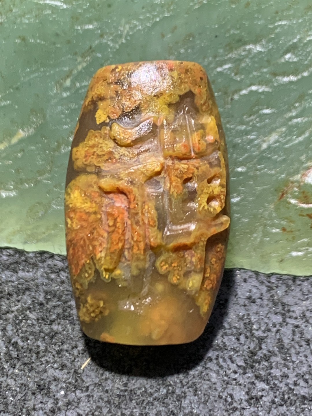 精美亚光黄金草花纹战国红玛瑙手工雕刻禅字随形勒子一颗