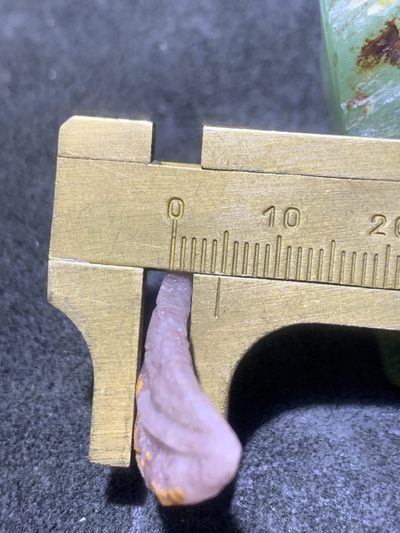 精美亚光战国红玛瑙手工雕刻树叶吊坠一个 精美亚光战国红玛瑙手工雕刻树叶吊坠一个