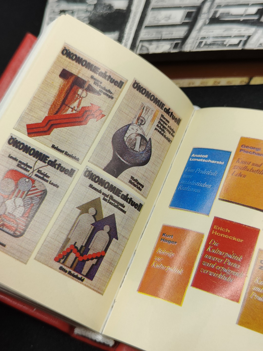 全场0元起拍 第50期 咸鱼国勋章拍卖专场 4月26日（周三）下午6：00开始 东德袖珍书，200页左右