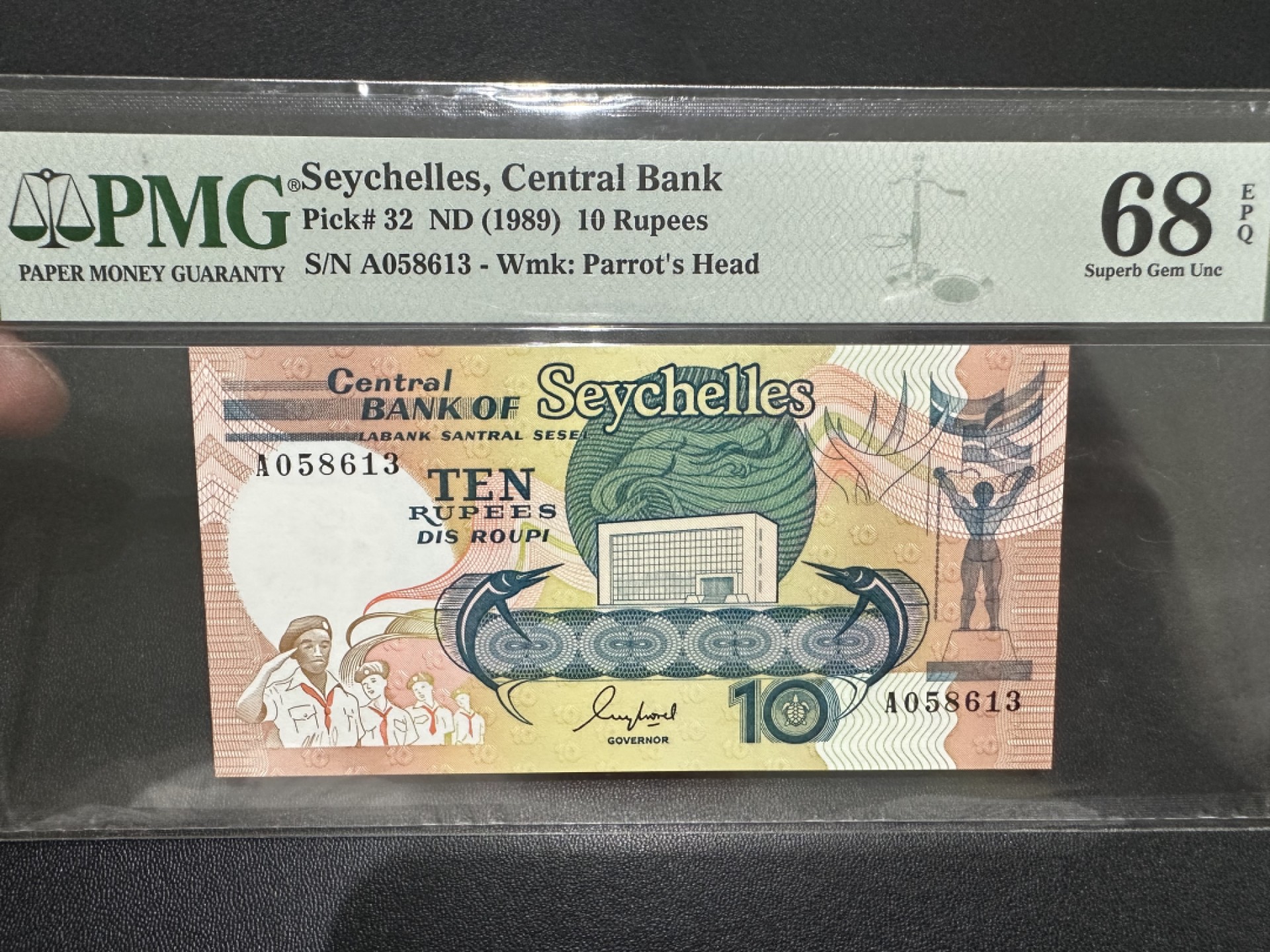 《外钞收藏家》第二百六十九期 1989年塞舌尔 10卢比 PMG68 A0冠