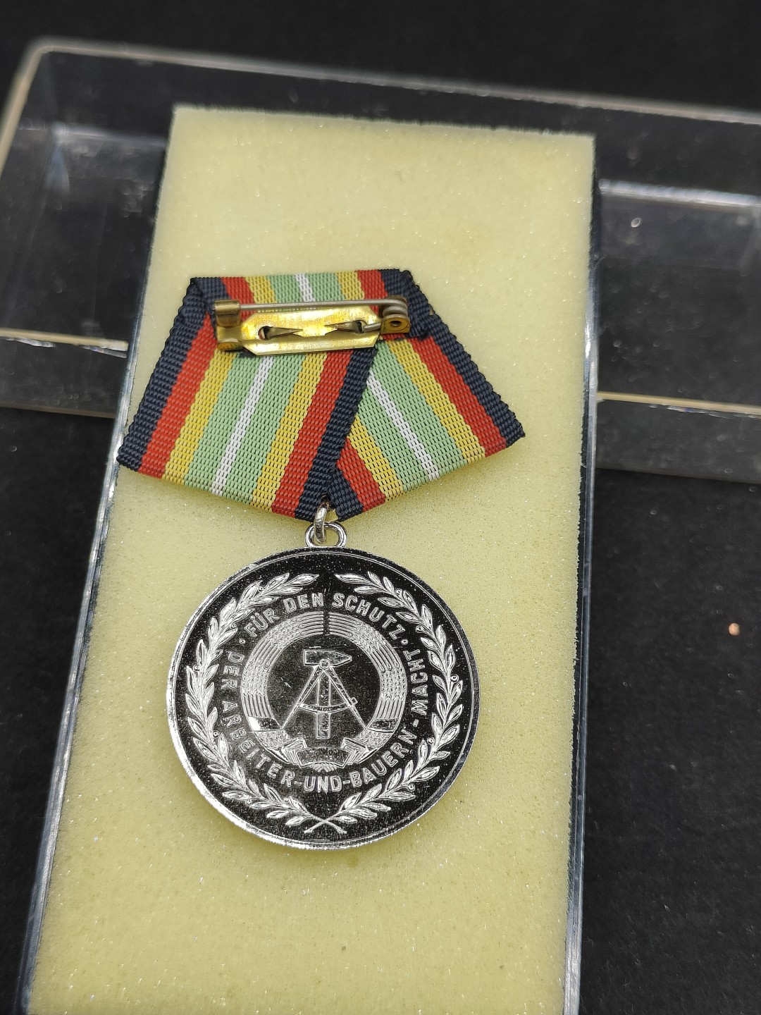 全场0元起拍 第50期 咸鱼国勋章拍卖专场 4月26日（周三）下午6：00开始 东德人民军10年服役章