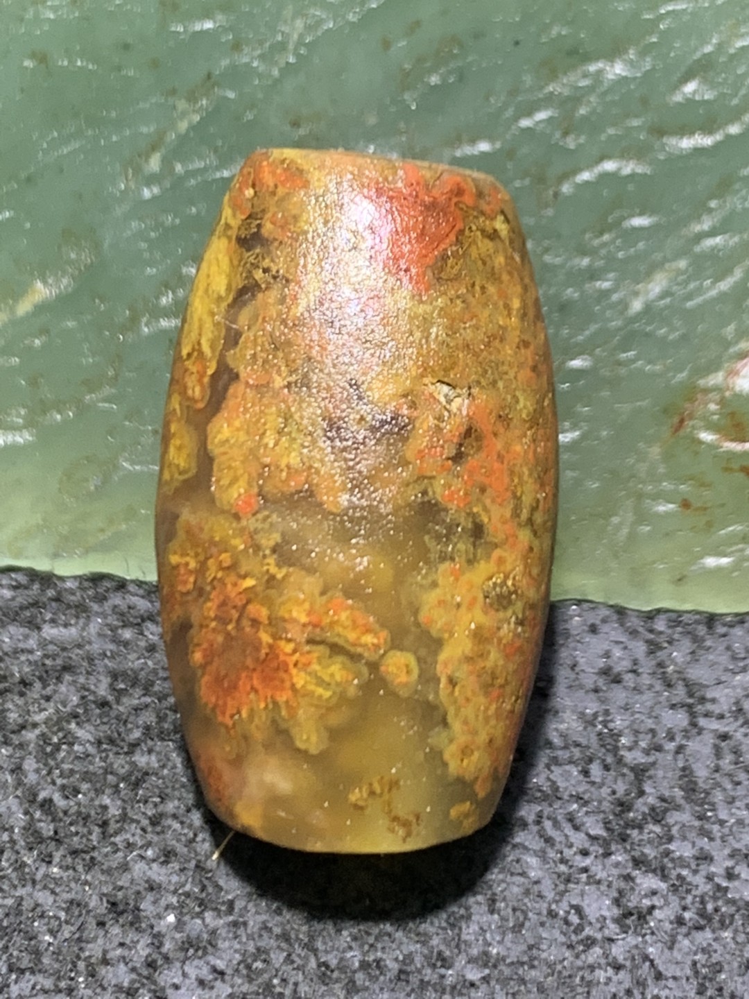 精美亚光黄金草花纹战国红玛瑙手工雕刻禅字随形勒子一颗