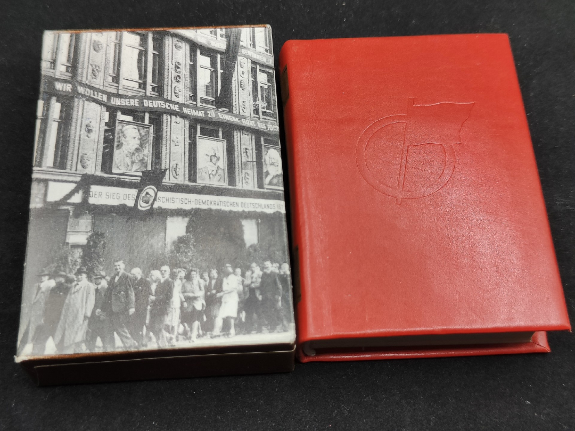 全场0元起拍 第50期 咸鱼国勋章拍卖专场 4月26日（周三）下午6：00开始 东德袖珍书，200页左右