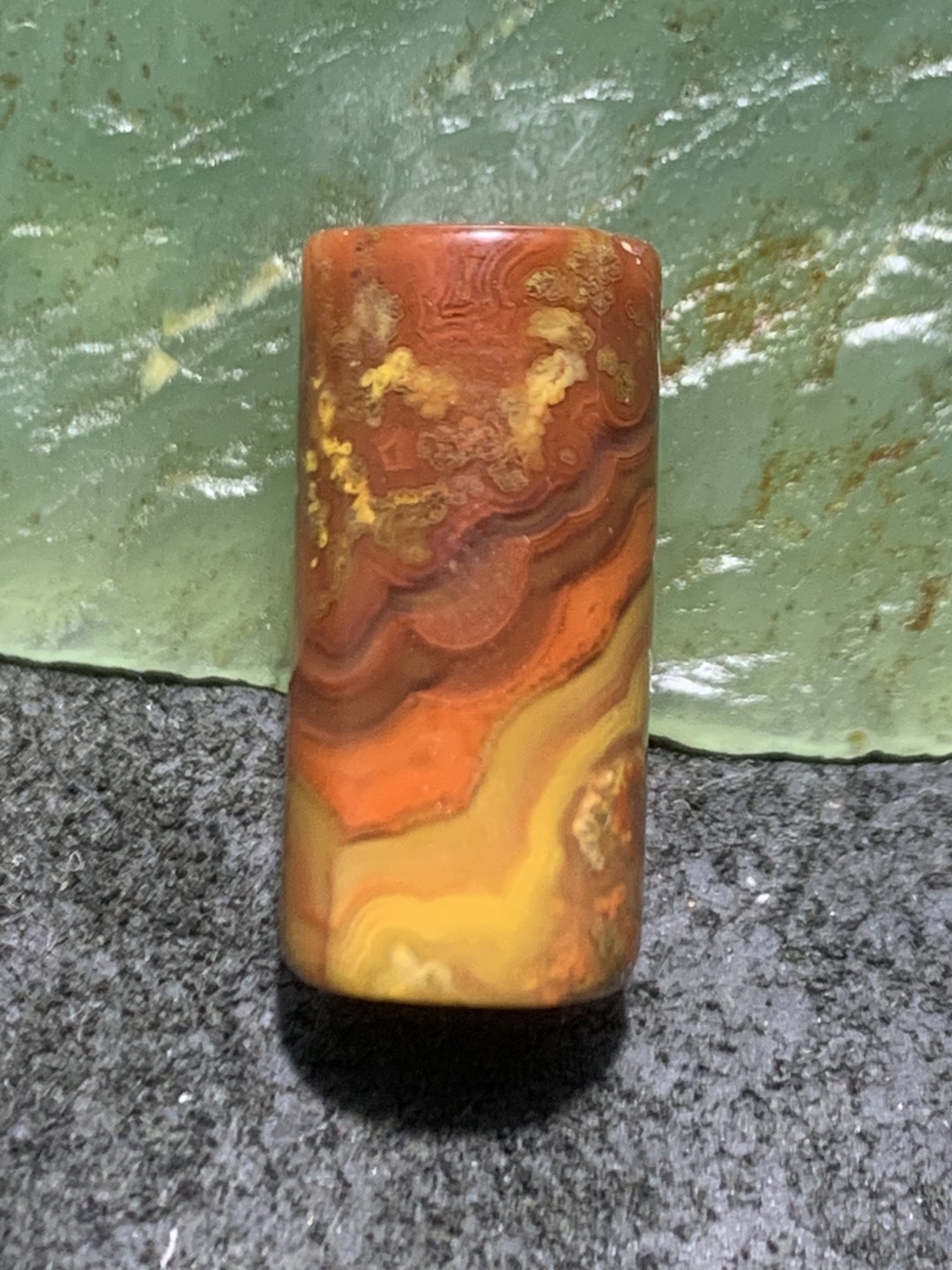 草花纹战国红玛瑙直桶桶珠一颗！