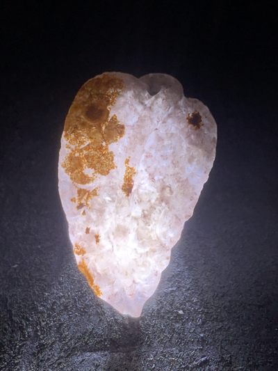 精美亚光战国红玛瑙手工雕刻树叶吊坠一个 精美亚光战国红玛瑙手工雕刻树叶吊坠一个