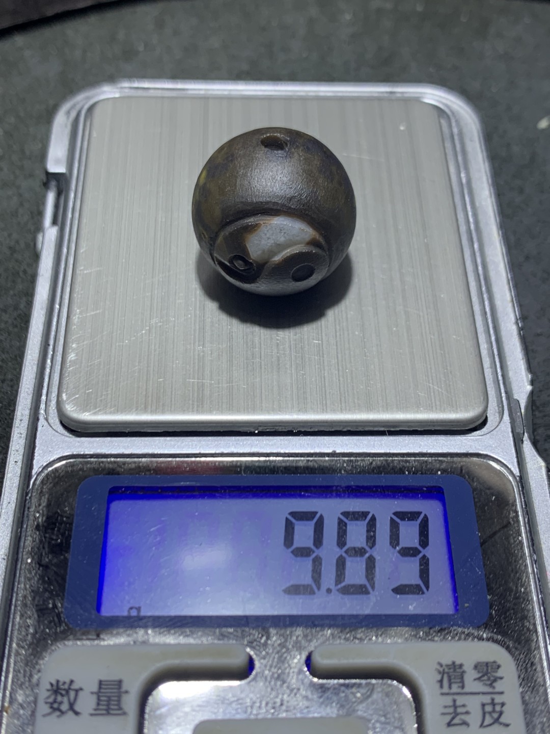 精美亚光战国红玛瑙手工俏色巧雕太极珠一颗！