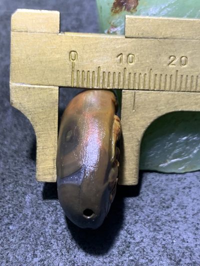 精美亚光冰飘战国红玛瑙雕刻手工俏色巧雕莲年有鱼吊坠一个 精美亚光冰飘战国红玛瑙雕刻手工俏色巧雕莲年有鱼吊坠一个