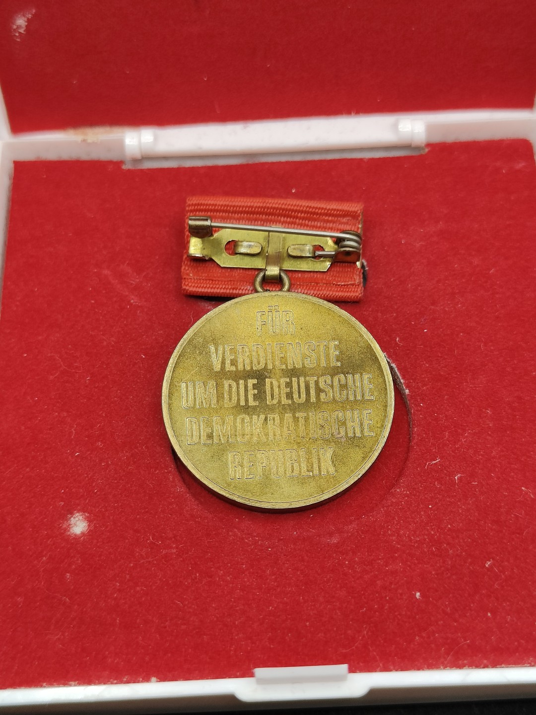 全场0元起拍 第50期 咸鱼国勋章拍卖专场 4月26日（周三）下午6：00开始 东德建国四十周年荣誉奖章