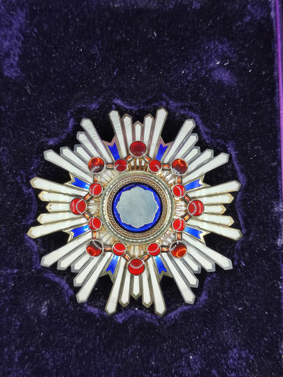 全场0元起拍 第50期 咸鱼国勋章拍卖专场 4月26日（周三）下午6：00开始 日本二等瑞宝章 银制珐琅