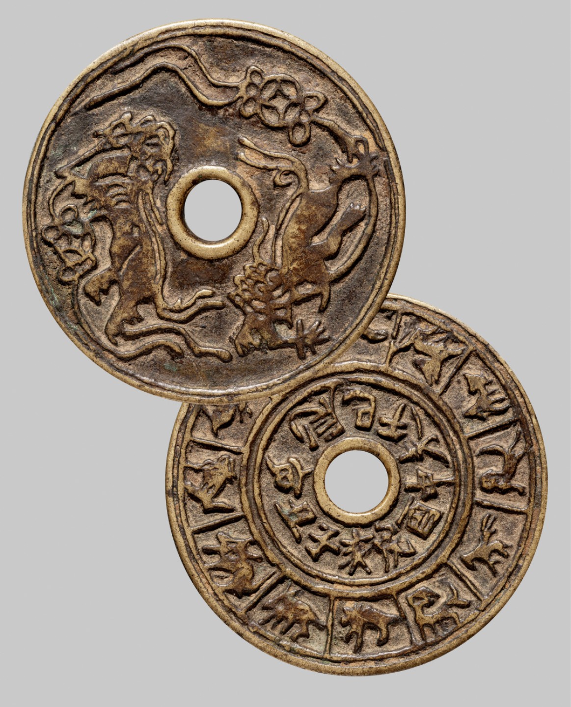 广州中孚2023年春拍-钱币专场 元代  十二生肖花钱  直径57.8mm*2.5mm 重35.7克 华夏评级 85 评级编号：6262971314