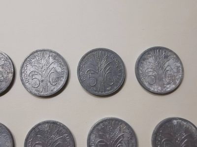 238.【鲸贝乐淘★两拍包邮】三字经·第“亲师友，习礼仪”号拍卖 【越南🇻🇳】法属流通铝币10枚，5分丰收女神头像，难得好品相如图，带原光