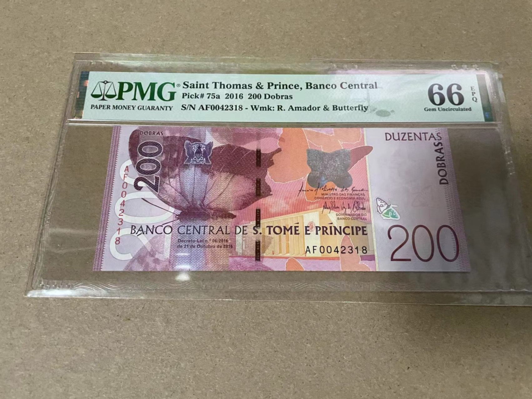 【Blue Auction】✨世界纸币精拍第317期——小精品场  圣多美和普林西比 2016年200Dobras PMG66EPQ  