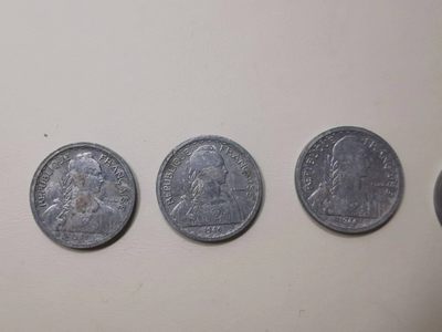 238.【鲸贝乐淘★两拍包邮】三字经·第“亲师友，习礼仪”号拍卖 【越南🇻🇳】法属流通铝币10枚，5分丰收女神头像，难得好品相如图，带原光