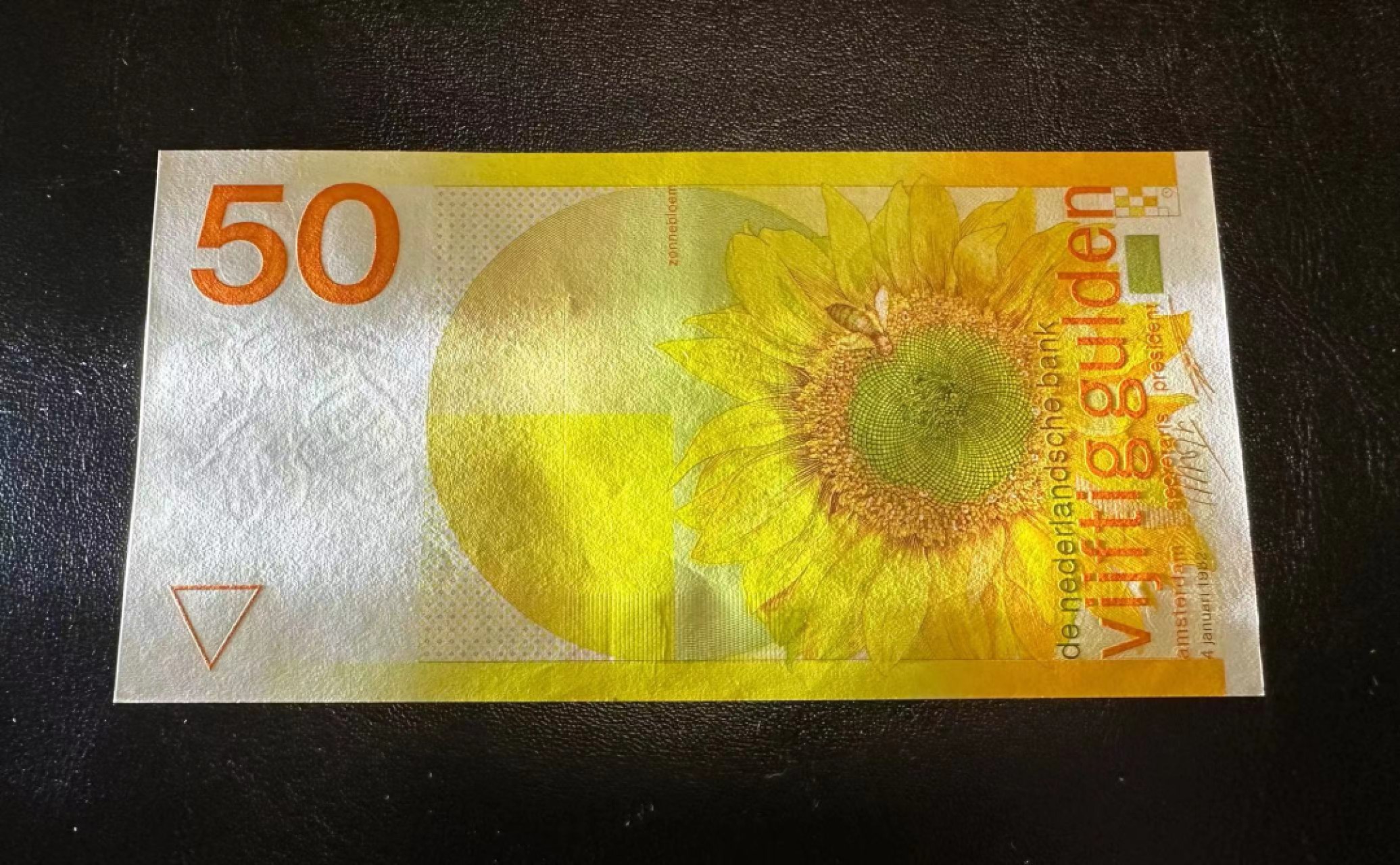 【Blue Auction】✨世界纸币精拍第317期——小精品场 荷兰 1982年50盾 向日葵 UNC- 角有瑕疵