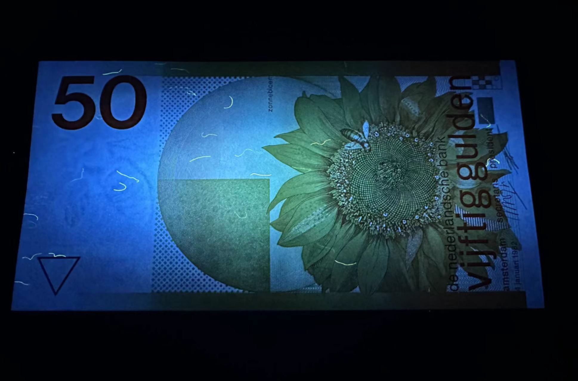 【Blue Auction】✨世界纸币精拍第317期——小精品场 荷兰 1982年50盾 向日葵 UNC- 角有瑕疵