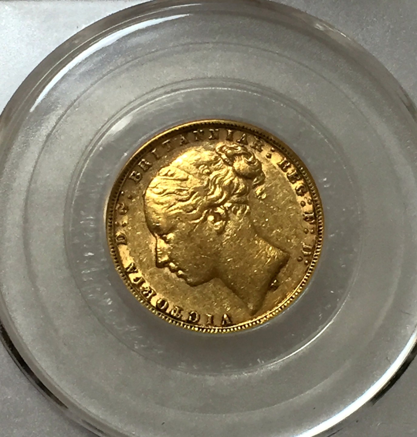 方圆集藏第四期专场 11469-公博55英国1876年维多利亚青年头像8克马剑金币 1金镑 1索维林 sovereign