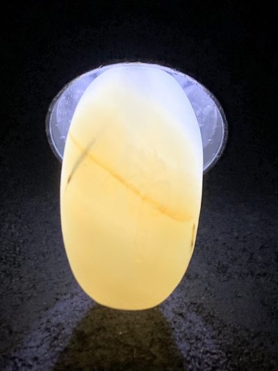 精美亚光高玉化海洋玉髓手工俏色巧雕佛字桶珠一个！ 精美亚光高玉化海洋玉髓手工俏色巧雕佛字桶珠一个！